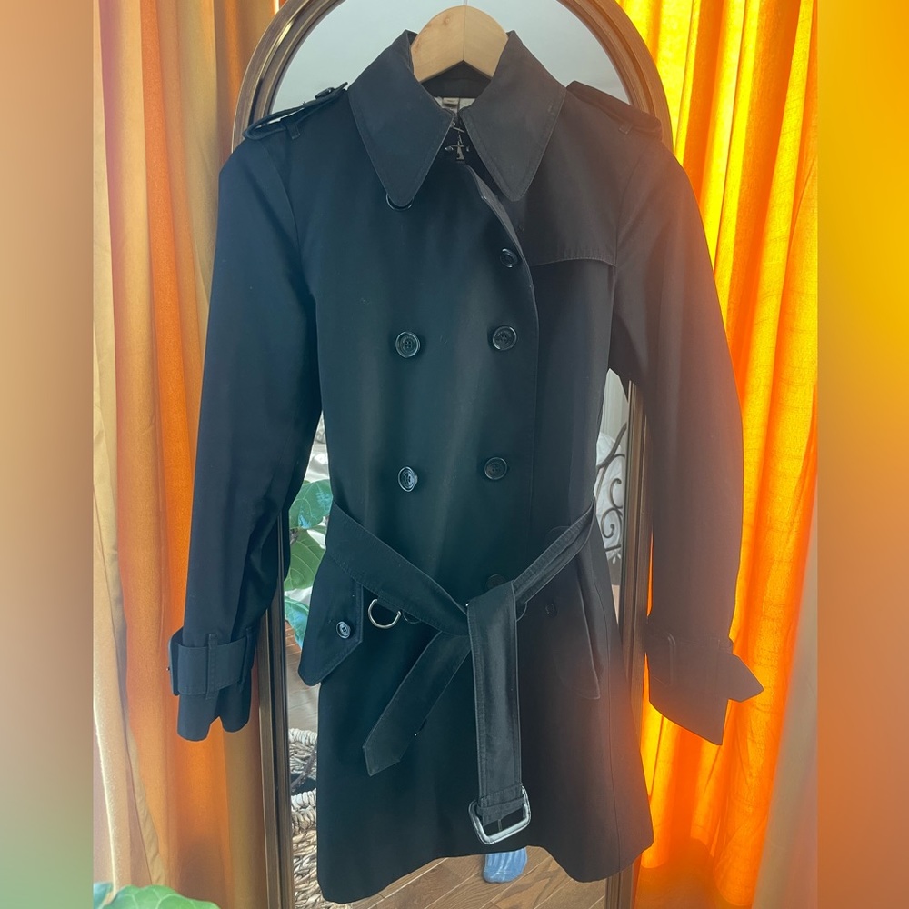 Burberry Women Trench Coat ( size small)